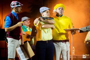  La Murgota de Telde estrena con éxito en Gáldar su espectáculo 'Los chicos del coro'/TA.